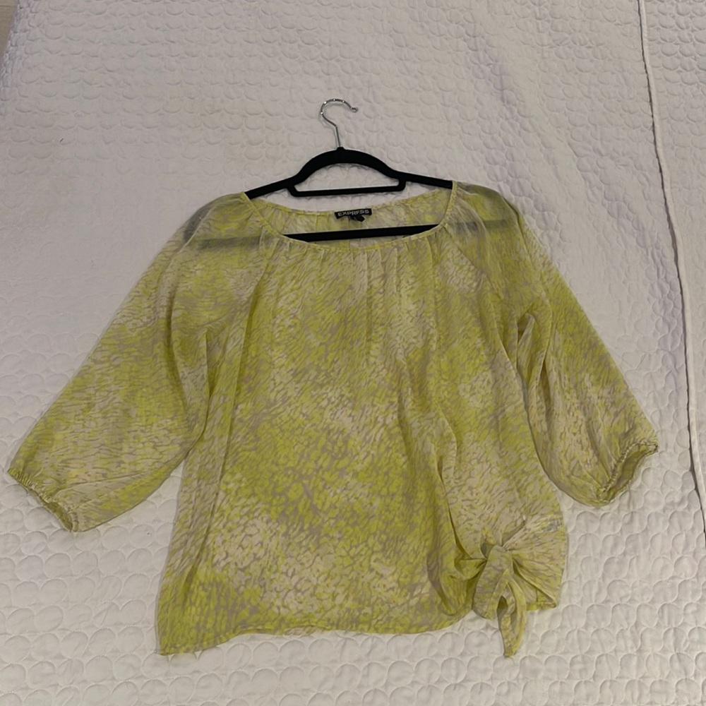 Express women size XS  sheer 3/4 sleeve top with knot detail on the front side